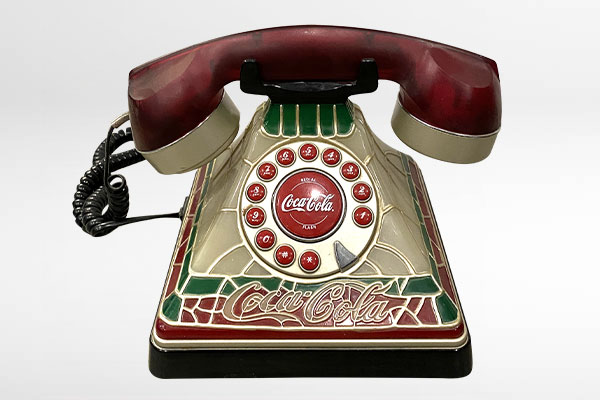 An image of Audly's Coke phone style on a white background